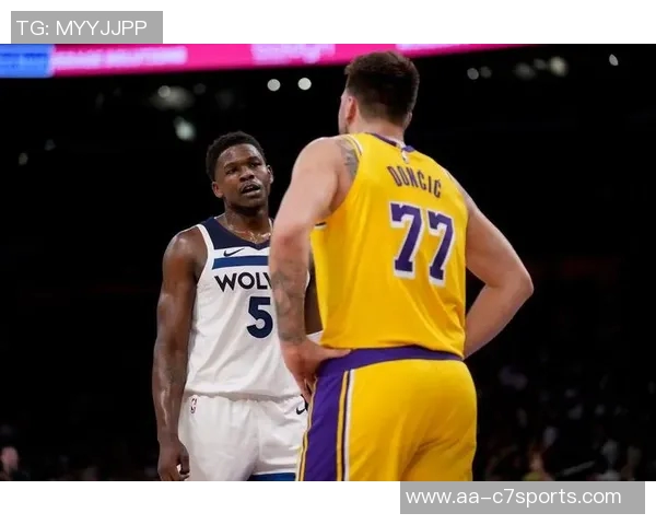 爱德华兹本赛季第14次得分35仅次于东契奇展现超强得分能力